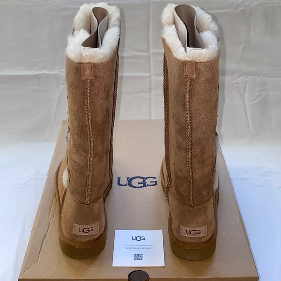 New!🍁UGG® Bailey Button Triplet Il' Boot Chestnut Suede, Size 8 - Picture 10 of 16